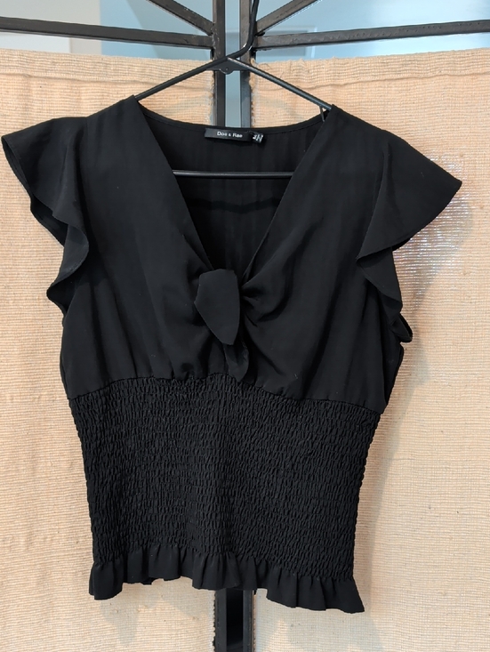 Doe & Rae Tops - Doe & Rae Black Knot Front Crop Top - Flutter Sleeve & Hem - Size M - WORN TWICE